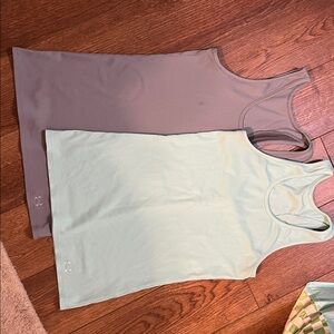 Women's Sleeveless Tank Top Set - Gray and Light Green